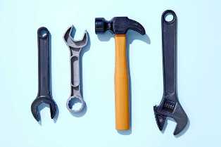 Топ-10 инструментов для сантехнических работ, которые должны быть у вас